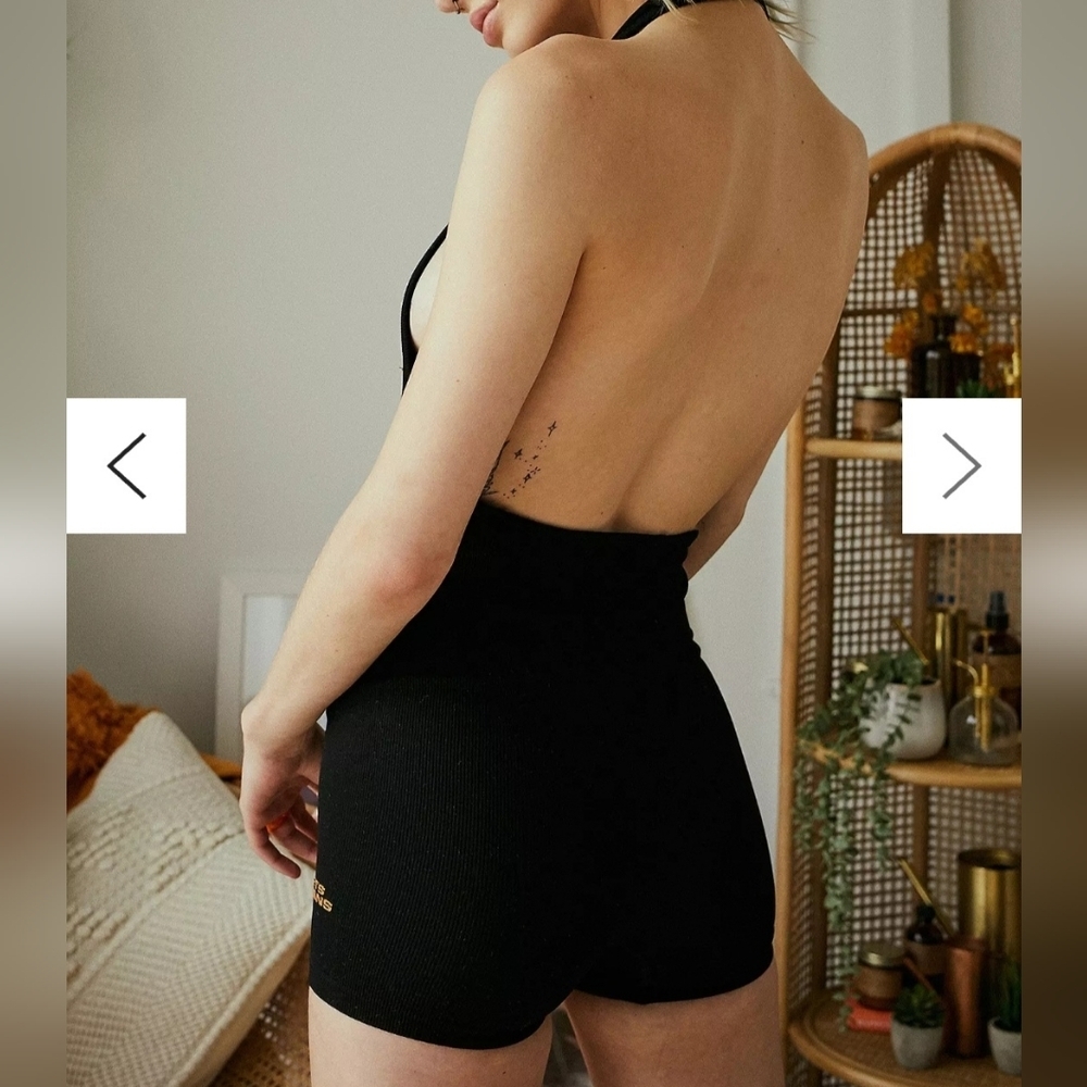 iets frans black low back body suit size Medium